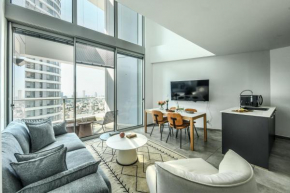Bright 3BR Apt w Balcony in Tel Aviv City Center by Sea N' Rent